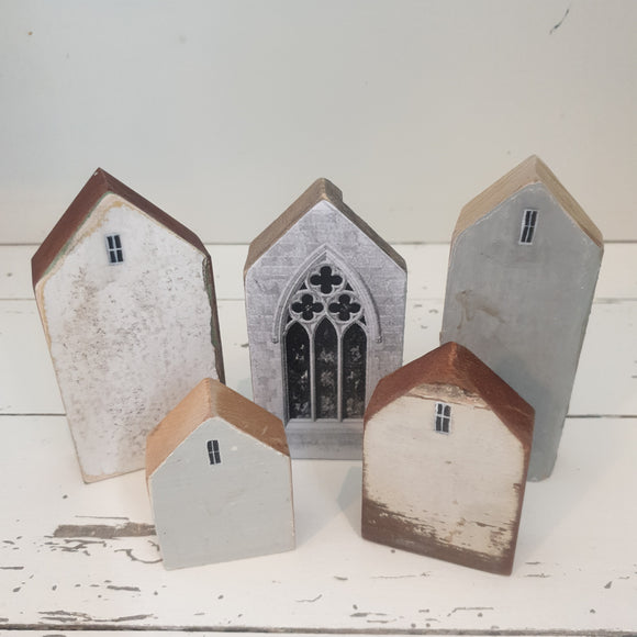 Tiny Houses & Church - Beehives, old Rimu
